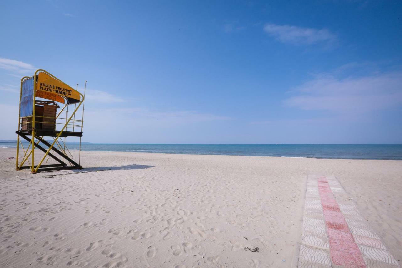 Pine-Tree Apt W/ Private Garden 50 M From The Sea Golem  Εξωτερικό φωτογραφία