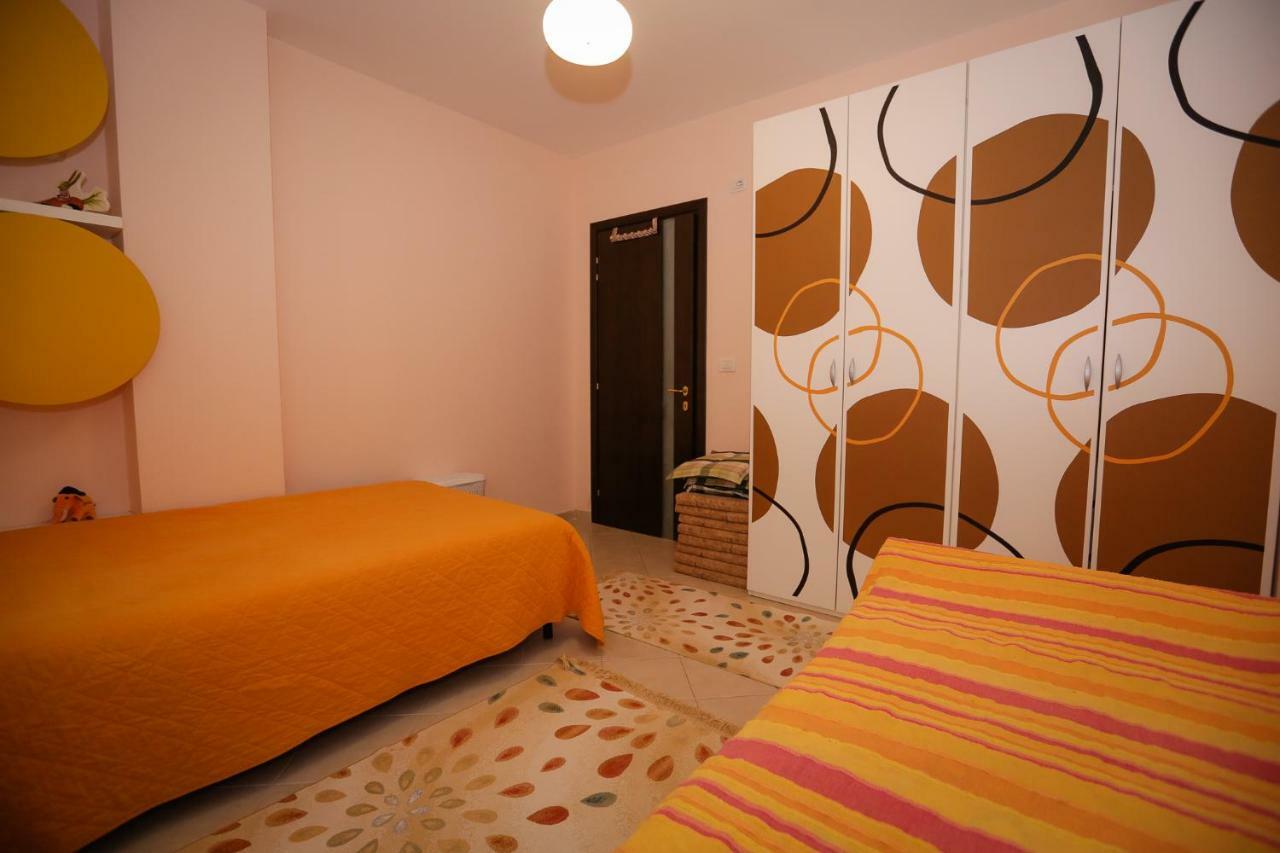 Pine-Tree Apt W/ Private Garden 50 M From The Sea Golem  Εξωτερικό φωτογραφία